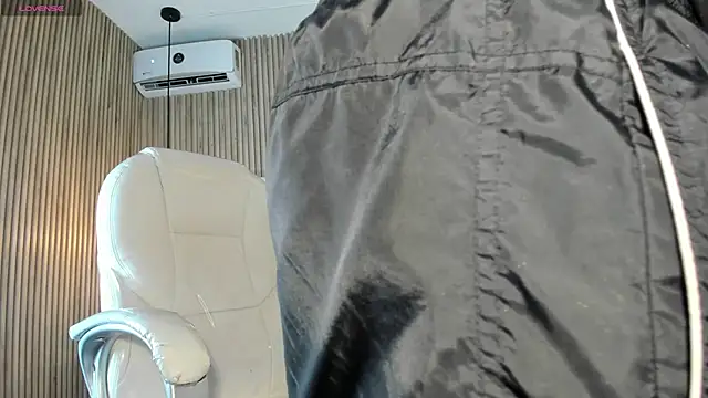 VenuzSofia online show from November 2025 10:43:02 PM