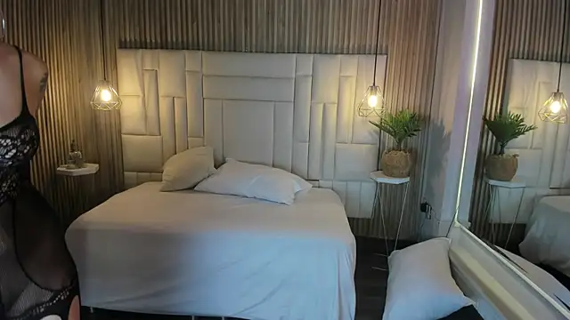 VenuzSofia online show from December 2025 10:43:02 PM