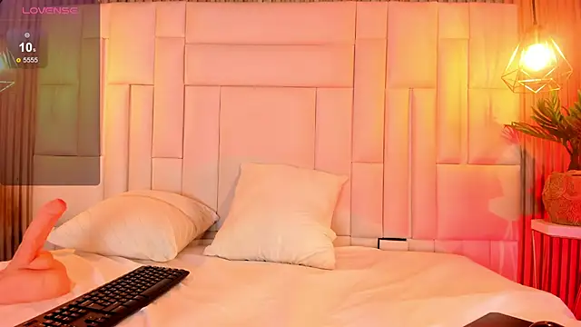 VenuzSofia online show from November 2025 10:52:02 PM