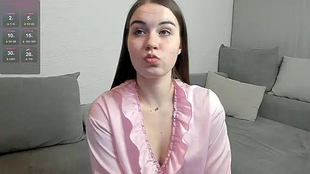 LoreeScialdone online show from November 2025 04:11:01 PM