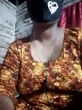 Liza0103 online show from October 2025 05:03:01 PM