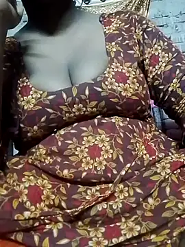 Snapshot of Liza0103 chatting on May 2026 04:06:01 AM Liza0103 online show from May 2026 04:06:01 AM