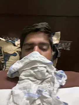 Snapshot of Vanshmahajann chatting on December 2025 03:39:01 PM Vanshmahajann online show from December 2025 03:39:01 PM