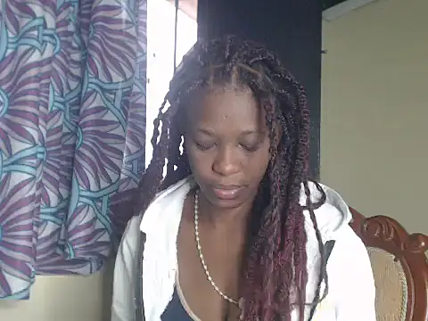 Snapshot of LilithMiller_ chatting on June 2026 12:11:02 PM LilithMiller online show from June 2026 12:11:02 PM