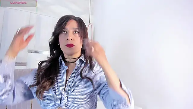 alaya noir  online show from November 2025 01:37:02 PM