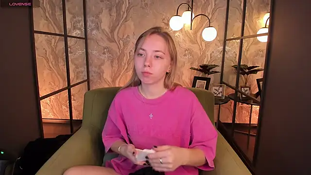 Nora Miller online show from November 2025 05:23:01 AM