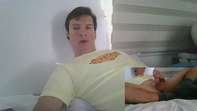 Snapshot of carliesexyman chatting on October 2025 05:58:02 PM carliesexyman online show from October 2025 05:58:02 PM