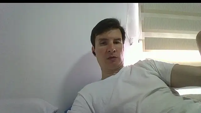 Snapshot of carliesexyman chatting on October 2025 02:25:02 PM carliesexyman online show from October 2025 02:25:02 PM