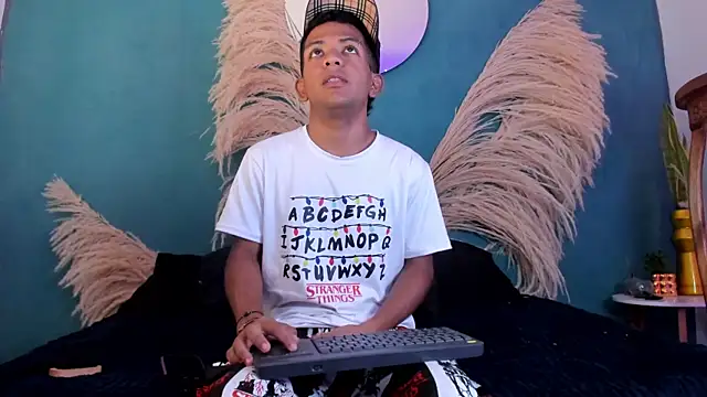 Snapshot of wild_best chatting on December 2025 07:46:02 PM wild best online show from December 2025 07:46:02 PM