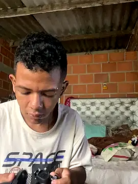 Snapshot of wild_best chatting on November 2025 01:12:01 PM wild best online show from November 2025 01:12:01 PM