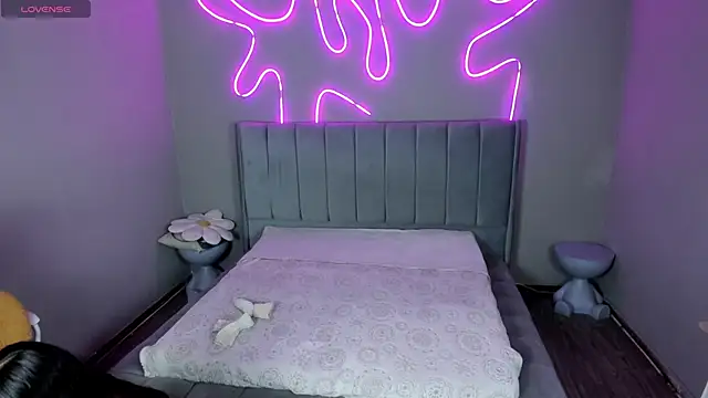 Meganpeach  online show from November 2025 12:44:02 PM