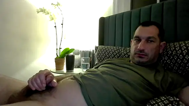 ckraiders84 online show from April 2026 03:57:01 AM