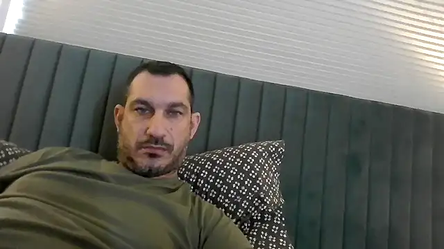 ckraiders84 online show from February 2026 07:04:01 PM