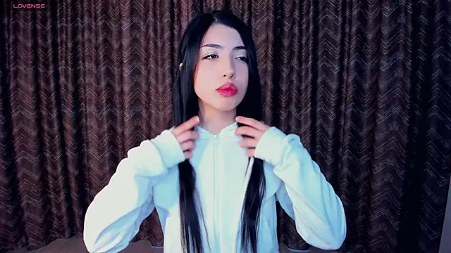 Snapshot of TonjaNeace chatting on November 2025 04:40:02 AM TonjaNeace online show from November 2025 04:40:02 AM