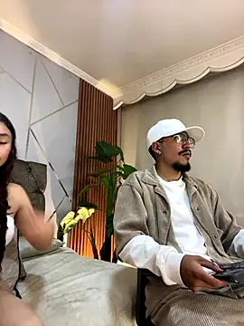 Noa N Luxy online show from November 2025 03:54:01 AM