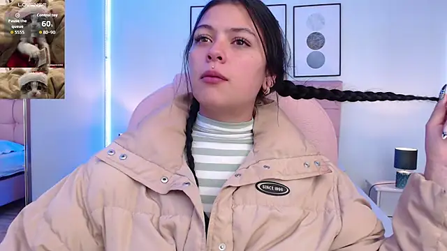 KikiVelvet online show from November 2025 05:02:01 PM