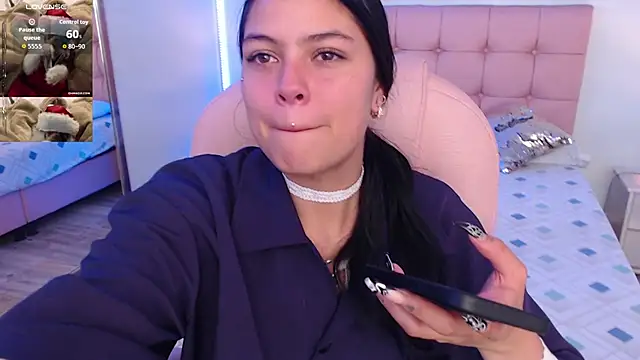 KikiVelvet online show from December 2025 06:07:01 PM