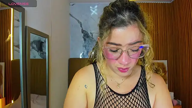 OSNAKELLER online show from April 2026 03:01:01 AM