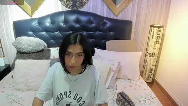 Snapshot of shirley_sweet_ chatting on October 2025 10:20:01 PM shirley sweet  online show from October 2025 10:20:01 PM