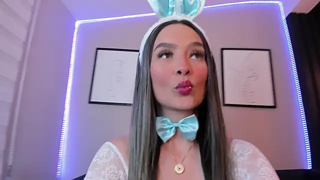 Aurora Williams    online show from October 2025 03:16:02 AM