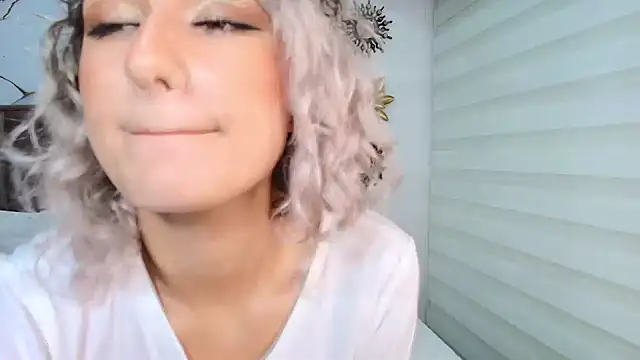 Snapshot of 99_natalia chatting on November 2025 11:20:02 PM 99 natalia online show from November 2025 11:20:02 PM