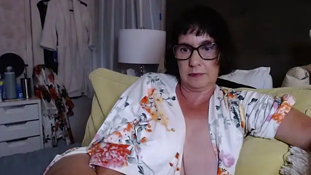 BigbustedBrenda online show from May 2026 11:08:01 PM