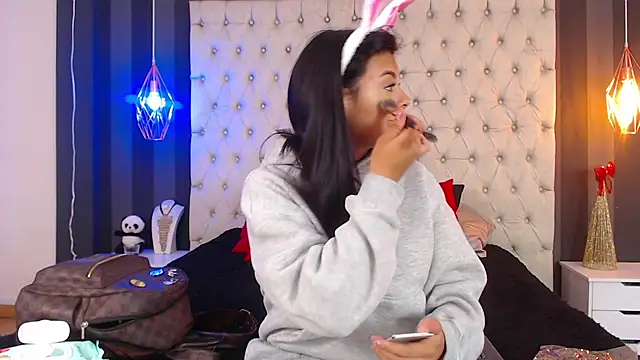 Snapshot of Camile_Petite chatting on October 2025 07:35:01 PM Camile Petite online show from October 2025 07:35:01 PM