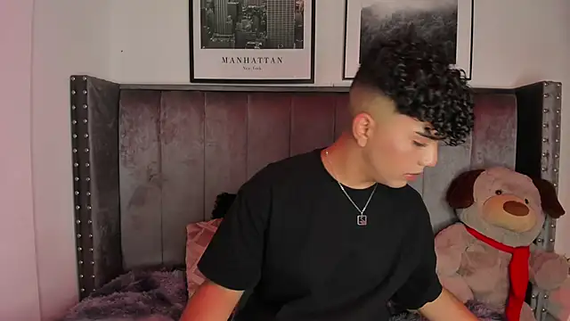 Niick Twiink online show from December 2025 08:08:02 PM