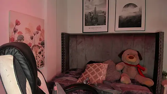 Niick Twiink online show from December 2025 07:52:01 PM