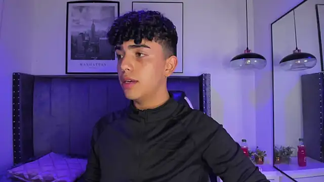 Niick Twiink online show from November 2025 08:12:01 PM