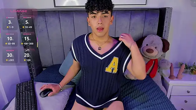 Snapshot of Niick_Twiink chatting on October 2025 07:35:01 PM Niick Twiink online show from October 2025 07:35:01 PM