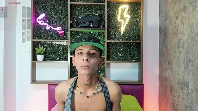 Max Steell online show from November 2025 03:01:02 AM