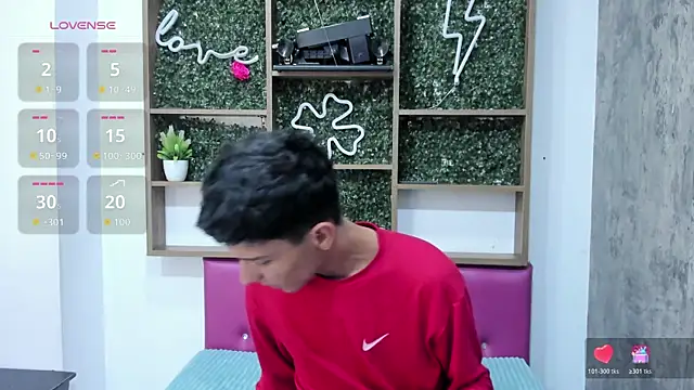 Max Steell online show from October 2025 12:31:01 AM