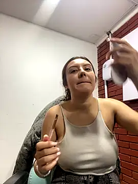 Adrimaretti online show from November 2025 07:36:02 PM