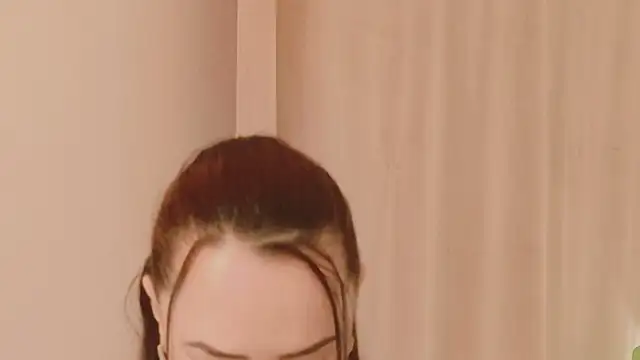 SiennaRosse online show from April 2026 08:37:02 PM