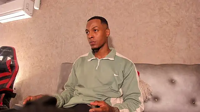 Snapshot of for_itan chatting on November 2025 01:01:02 PM for itan online show from November 2025 01:01:02 PM