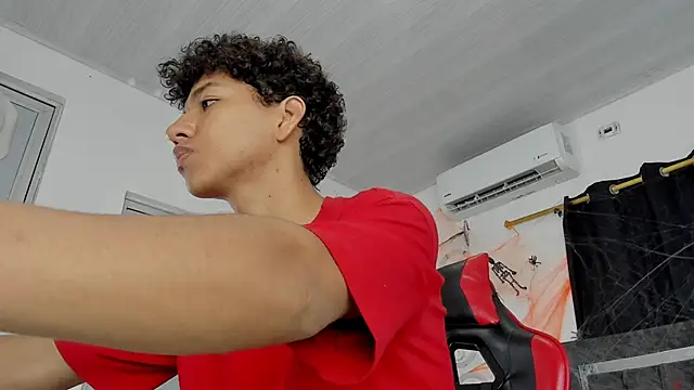 Maximiliano Khalil online show from November 2025 08:47:02 PM