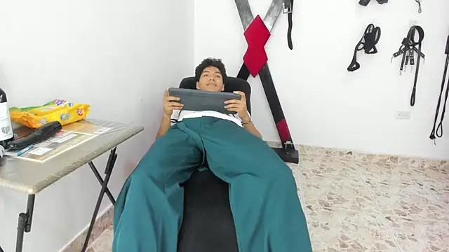 Maximiliano Khalil online show from November 2025 08:20:02 PM