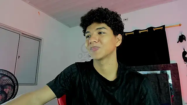 Maximiliano Khalil online show from November 2025 07:58:01 PM