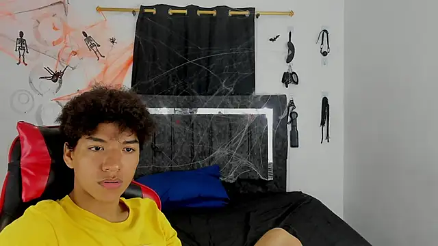 Maximiliano Khalil online show from November 2025 07:52:02 PM