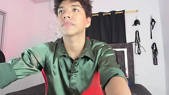 Maximiliano Khalil online show from November 2025 08:09:02 PM