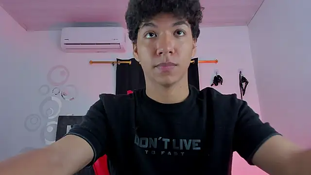 Maximiliano Khalil online show from December 2025 07:02:01 PM