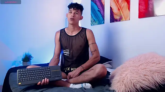 KamiSuarez online show from April 2026 06:42:02 PM