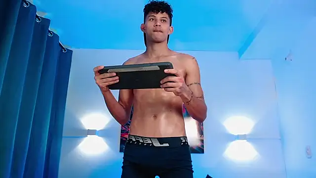 KamiSuarez online show from January 2026 07:39:02 PM