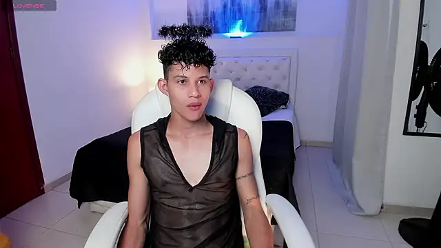 KamiSuarez online show from February 2026 06:41:01 PM