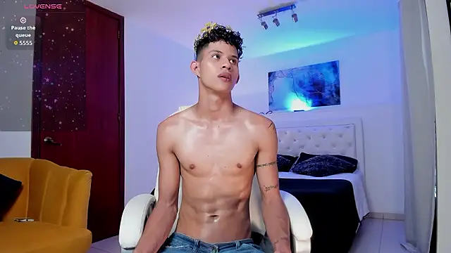 KamiSuarez online show from March 2026 06:33:01 PM