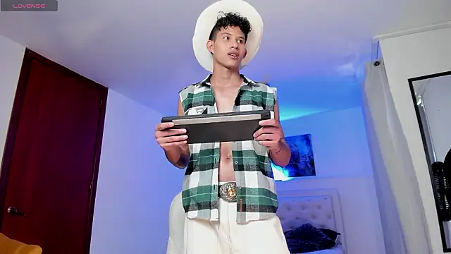 KamiSuarez online show from February 2026 06:40:02 PM