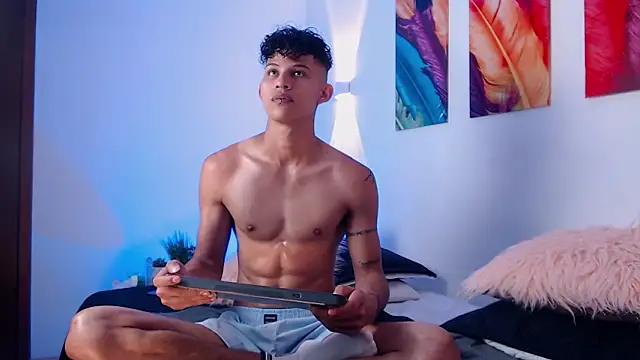 KamiSuarez online show from March 2026 06:34:02 PM