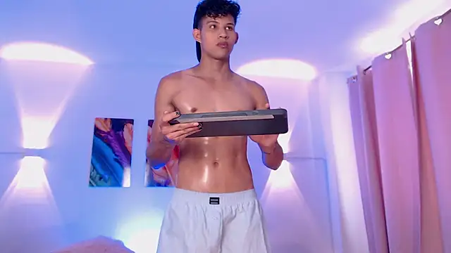 KamiSuarez online show from April 2026 07:20:02 PM