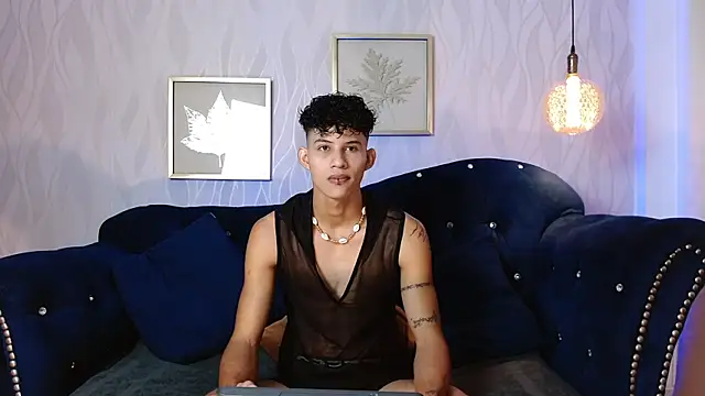 KamiSuarez online show from November 2025 01:26:01 PM